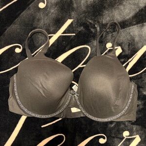 Victoria's Secret Body By Victoria Lined Perfect Coverage 36Dd Bra Black